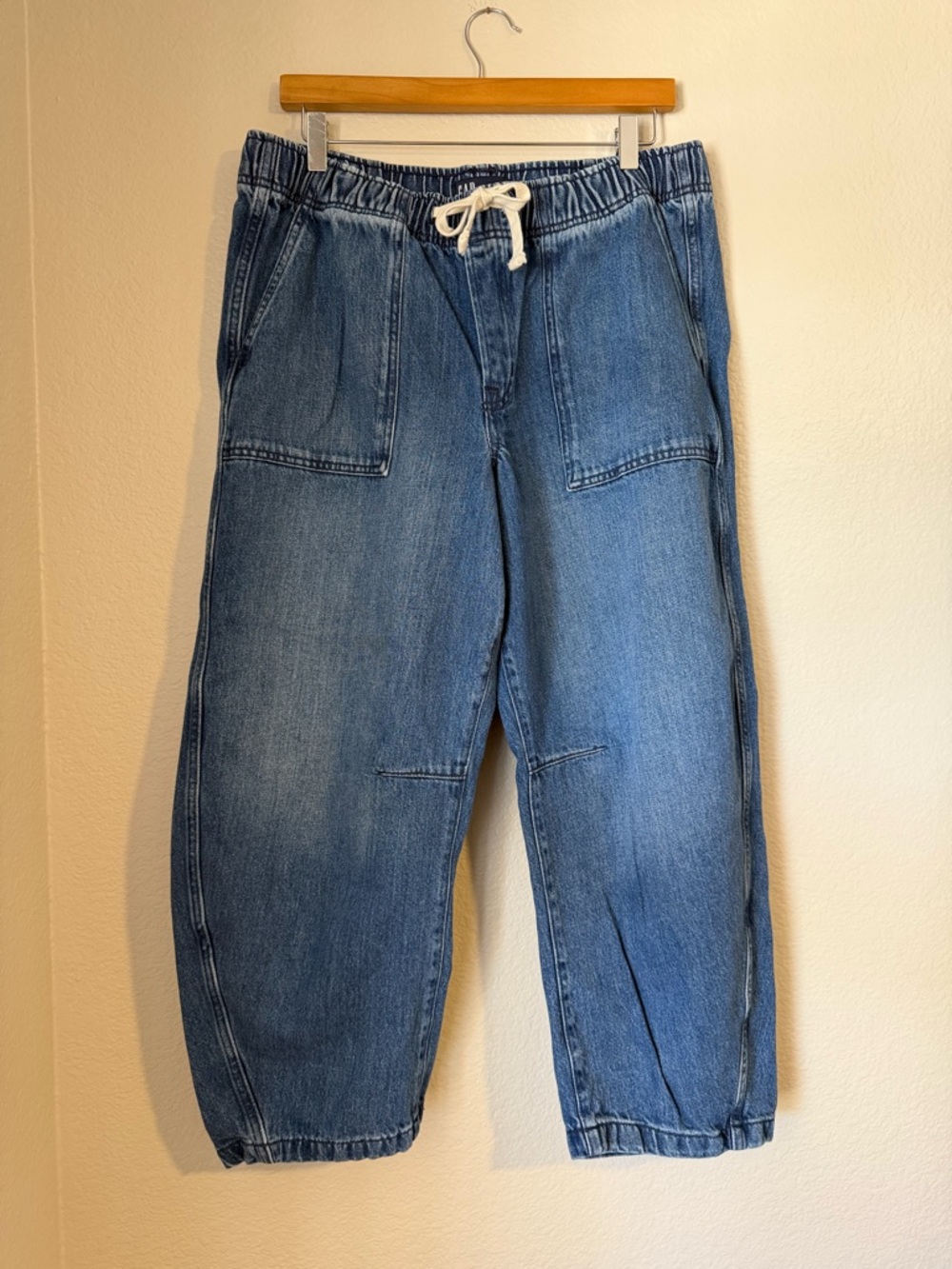 GAP High Rise Pull-On Barrel Jeans Medium Wash Relaxed Denim Size Large - Picture 2 of 11